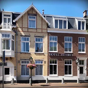 Astoria 3*, Haga Holandia