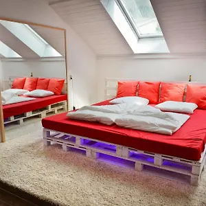 Hostel Lol Boutique Center