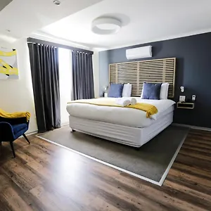 New National And Conference Hotel Parow