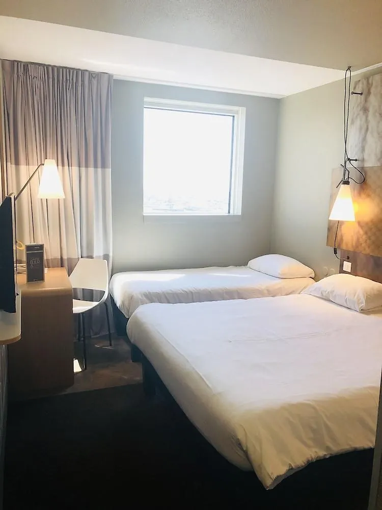*** Hotel Ibis Paris Porte De Montreuil France