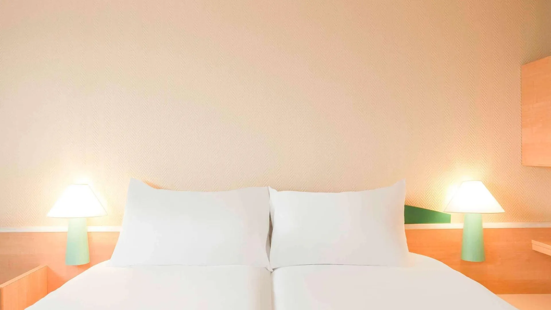 Hotel Ibis Paris Porte De Montreuil