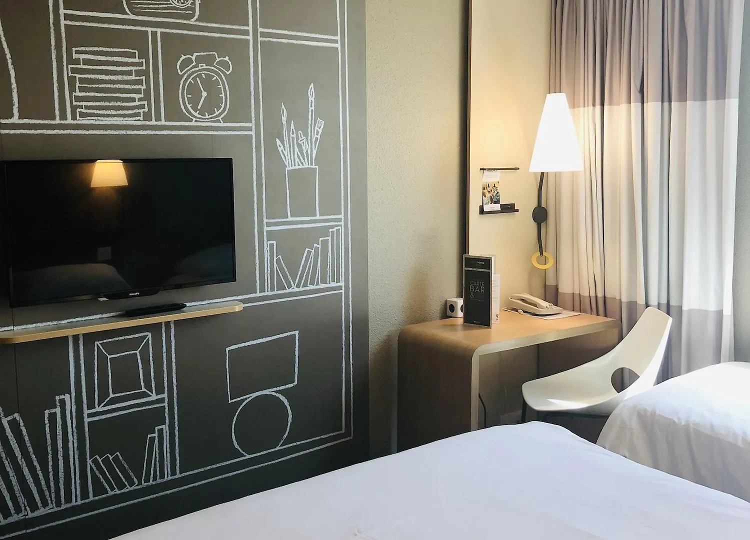 Ibis Paris Porte De Montreuil Hotel