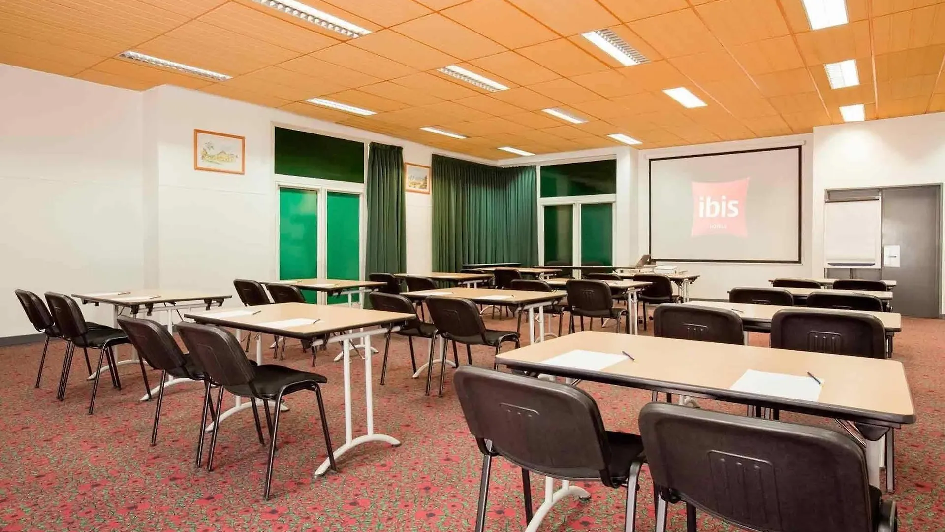 Hotel Ibis Paris Porte De Montreuil